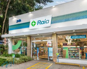 RaiaDrogasil: expansão de farmácias com projeções precisas de faturamento e dados geográficos